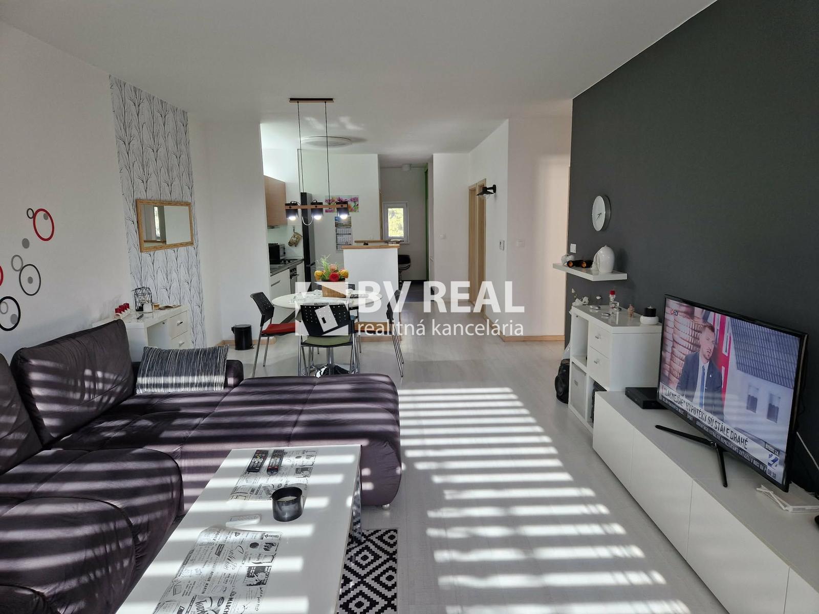 BV REAL Na predaj 3 izbový byt 86 m2+dvojgaráž Nováky FM2520