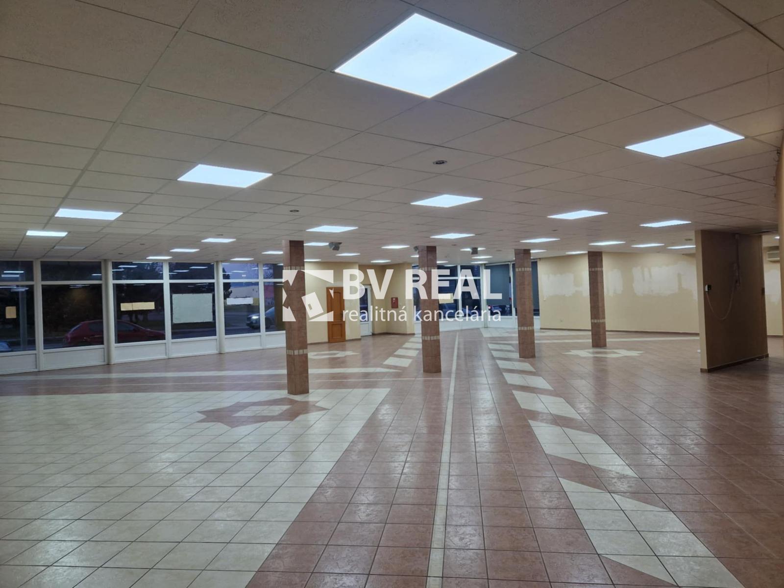 BV REAL Na prenájom lukratívny obchodný priestor Prievidza FM2365