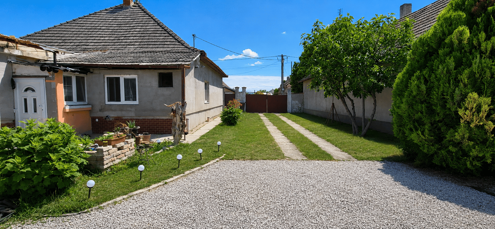 4.izbový rodinný dom s veľkým pozemkom 2380m2 - Dolné Saliby