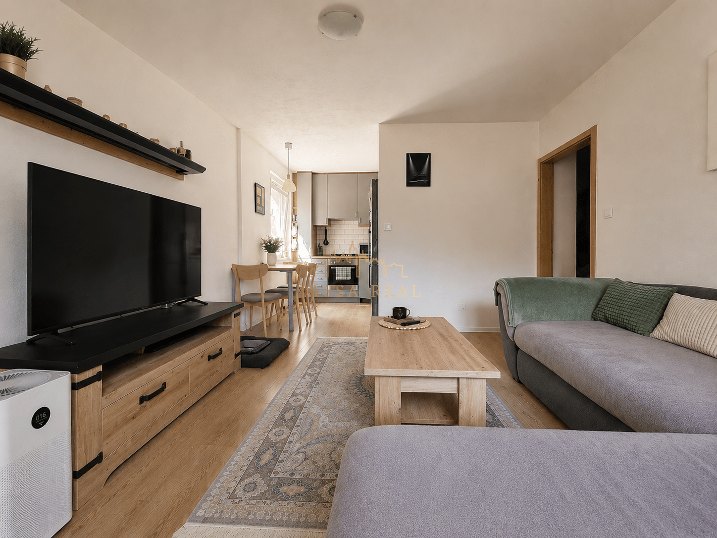 Vkusný 3-izbový byt,6 m² loggiou, 55 m², Terasa-Poľovnícka
