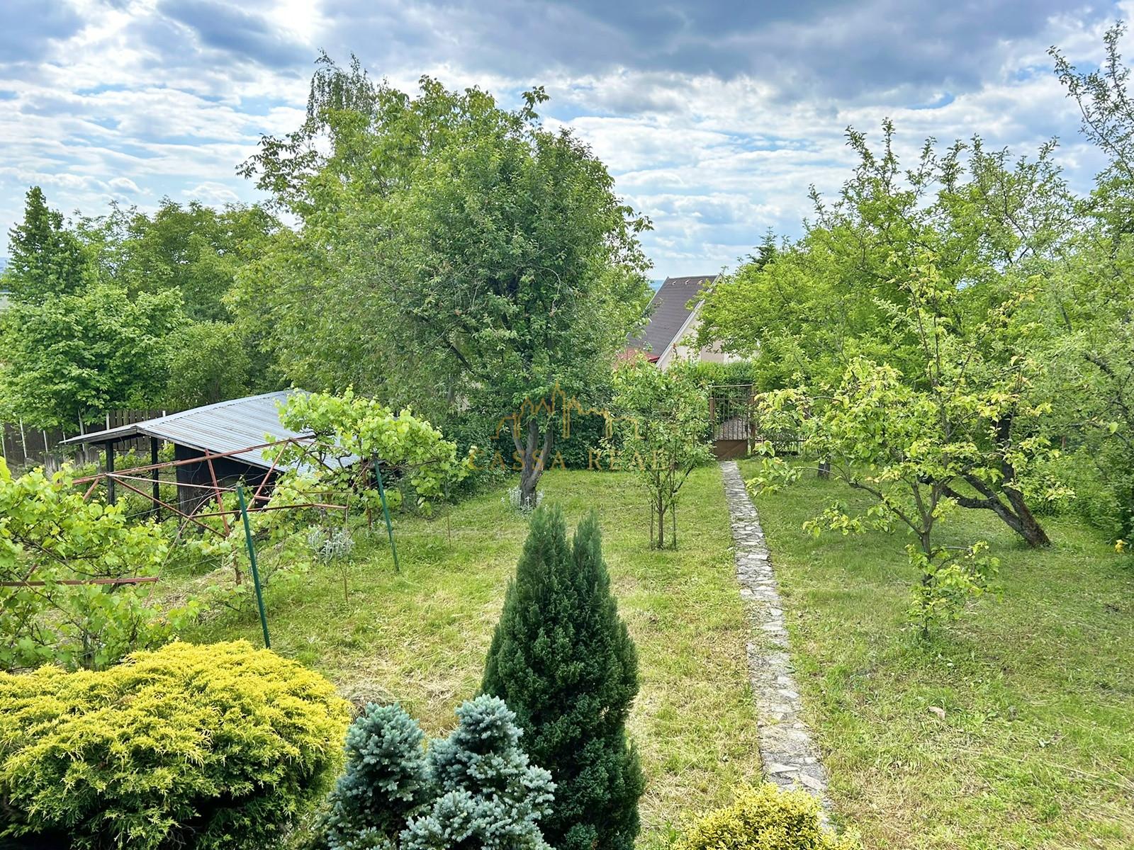 Veľká záhrada /865 m2/ s chatou v Nižnej Hutke – fotka 2