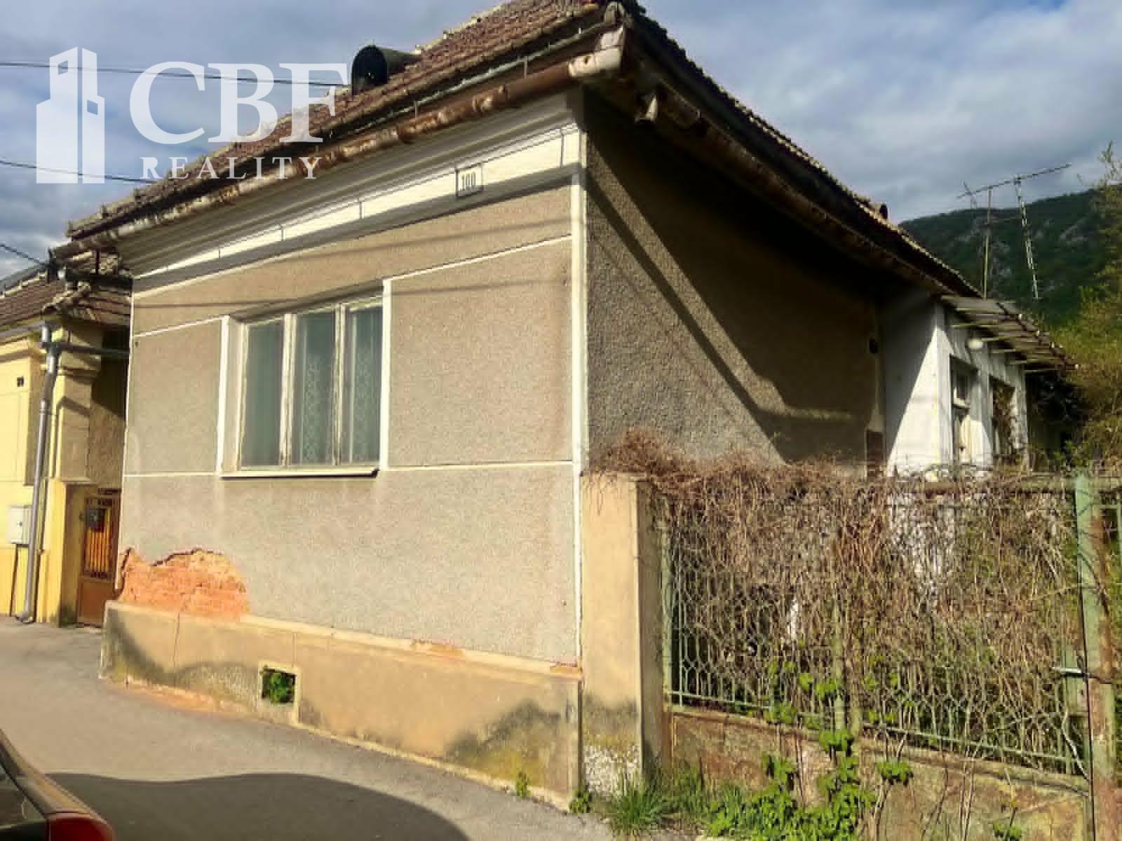 NA PREDAJ RODINNÝ DOM S ROZSIAHLÝM POZEMKOM, KUNOVA TEPLICA