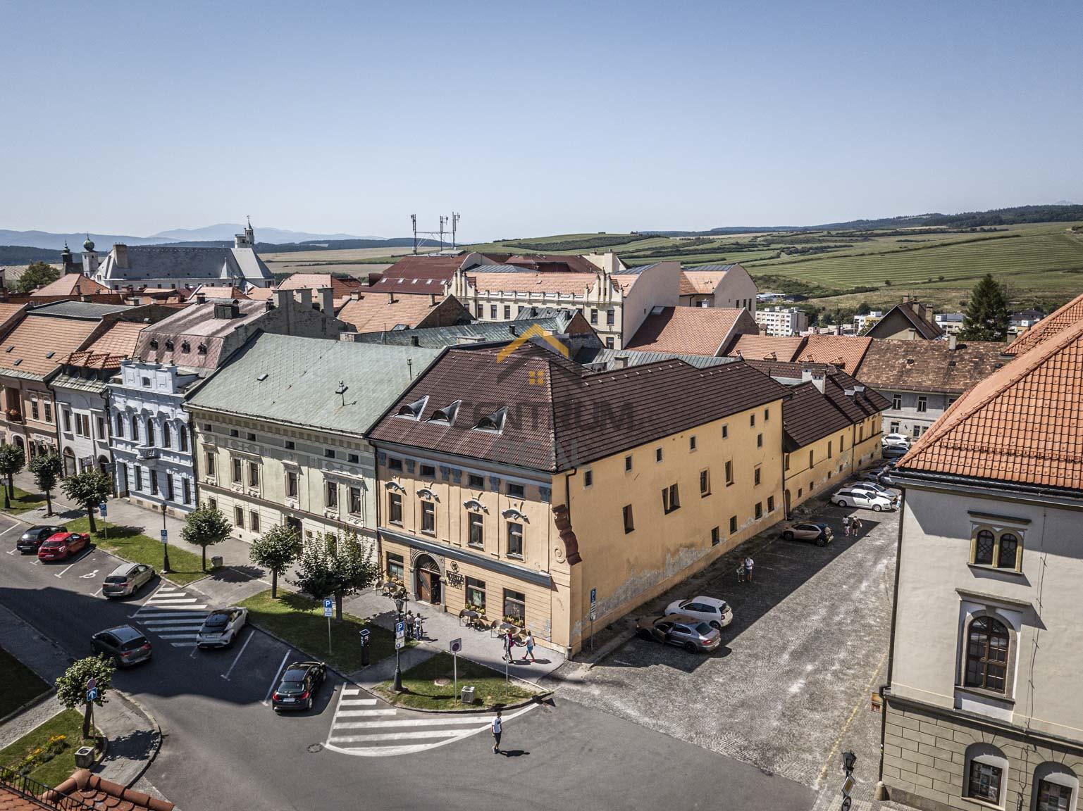 Na predaj:  Unikátny goticko-renesančný dom v centre Levoče!   FOR SALE: scroll down for english text