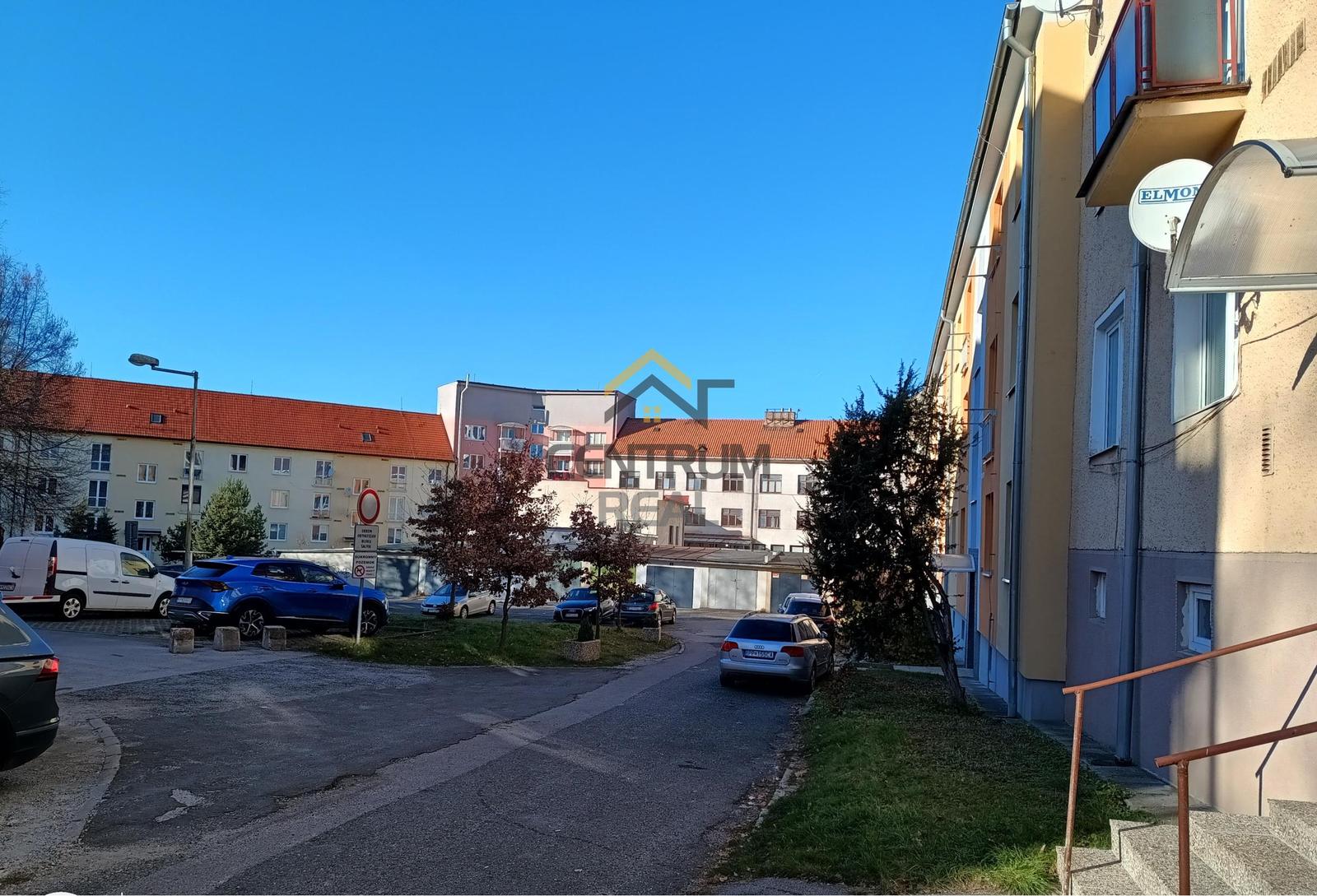 3 Izbový Tehlový  Byt Poprad centrum + možné  garáž odkúpiť