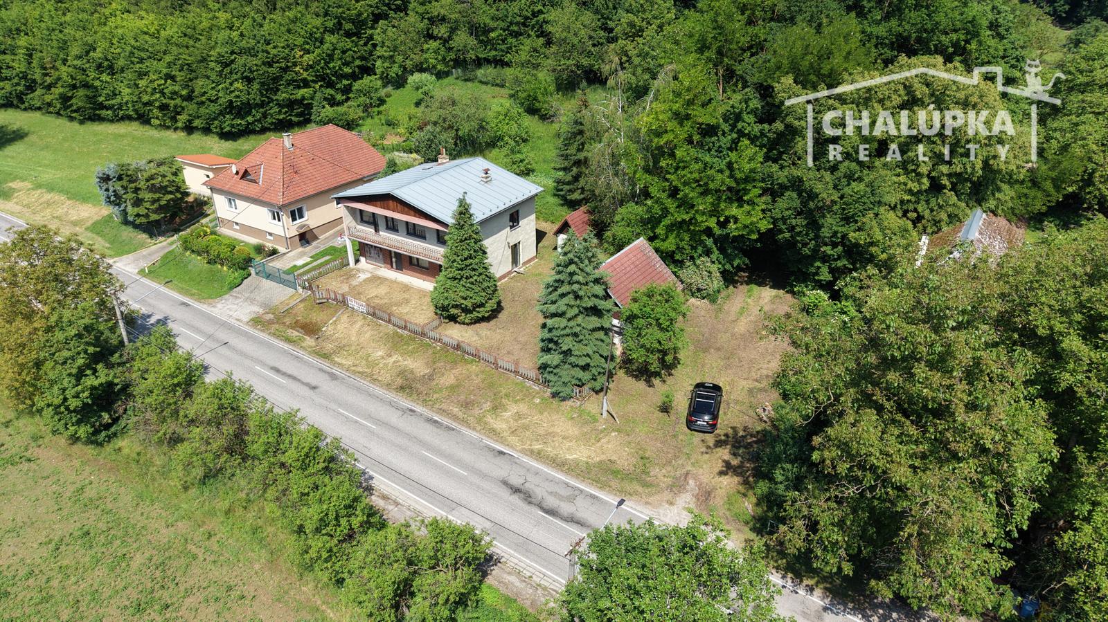 Veľký RD s garážou a 1784 m2 pozemkom v Prašníku pri Piešťanoch