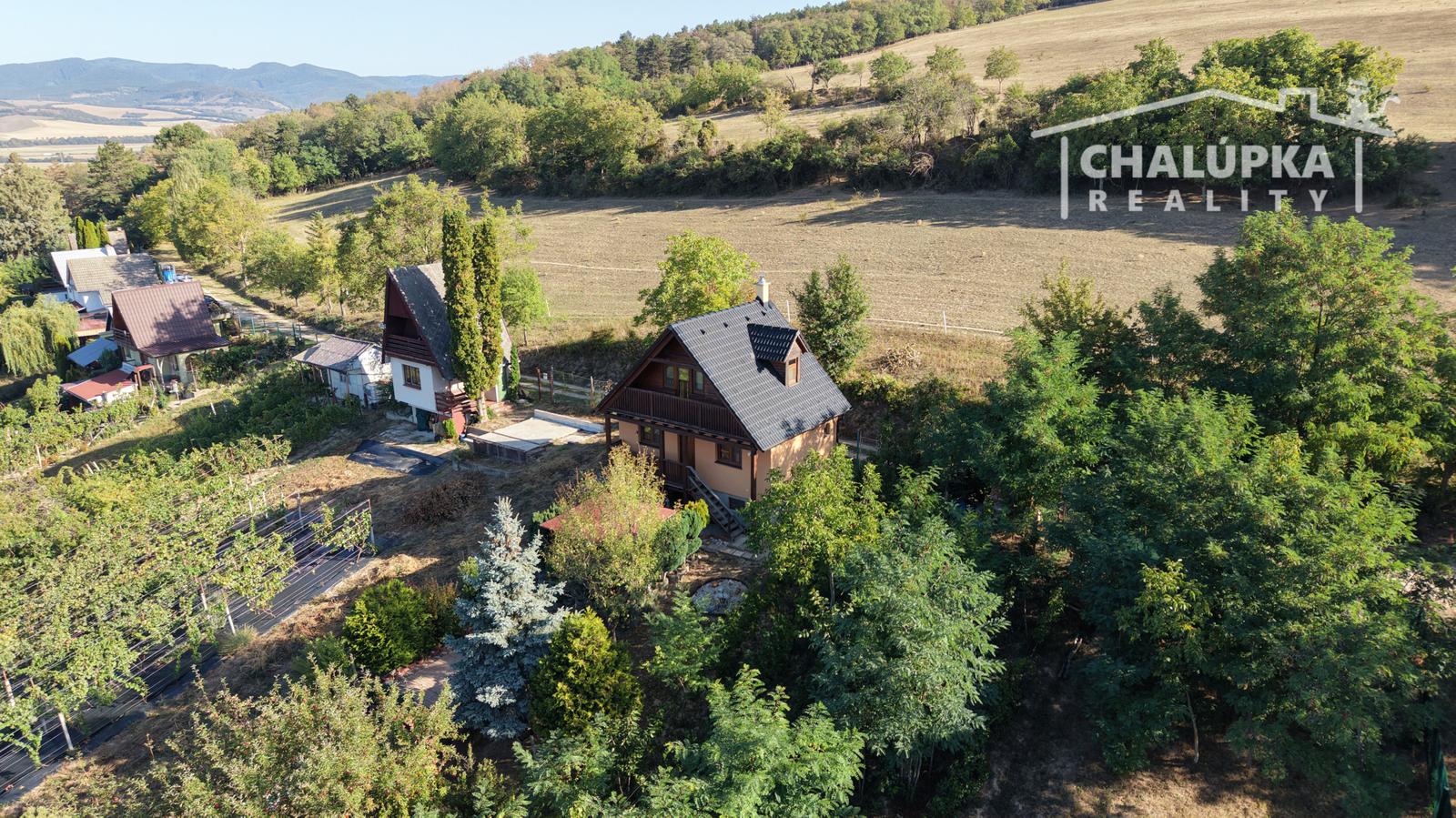 Zariadená chata v Beckove s 612 m2 pozemkom
