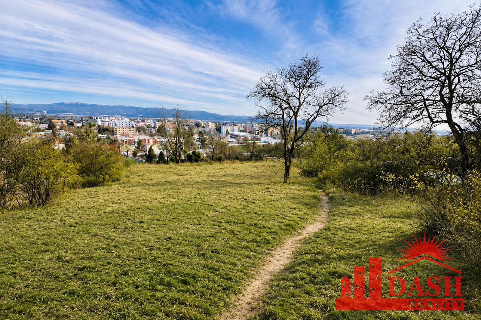 Na predaj stavebný pozemok nad centrom mesta, 807 m2, Nové Mesto nad Váhom