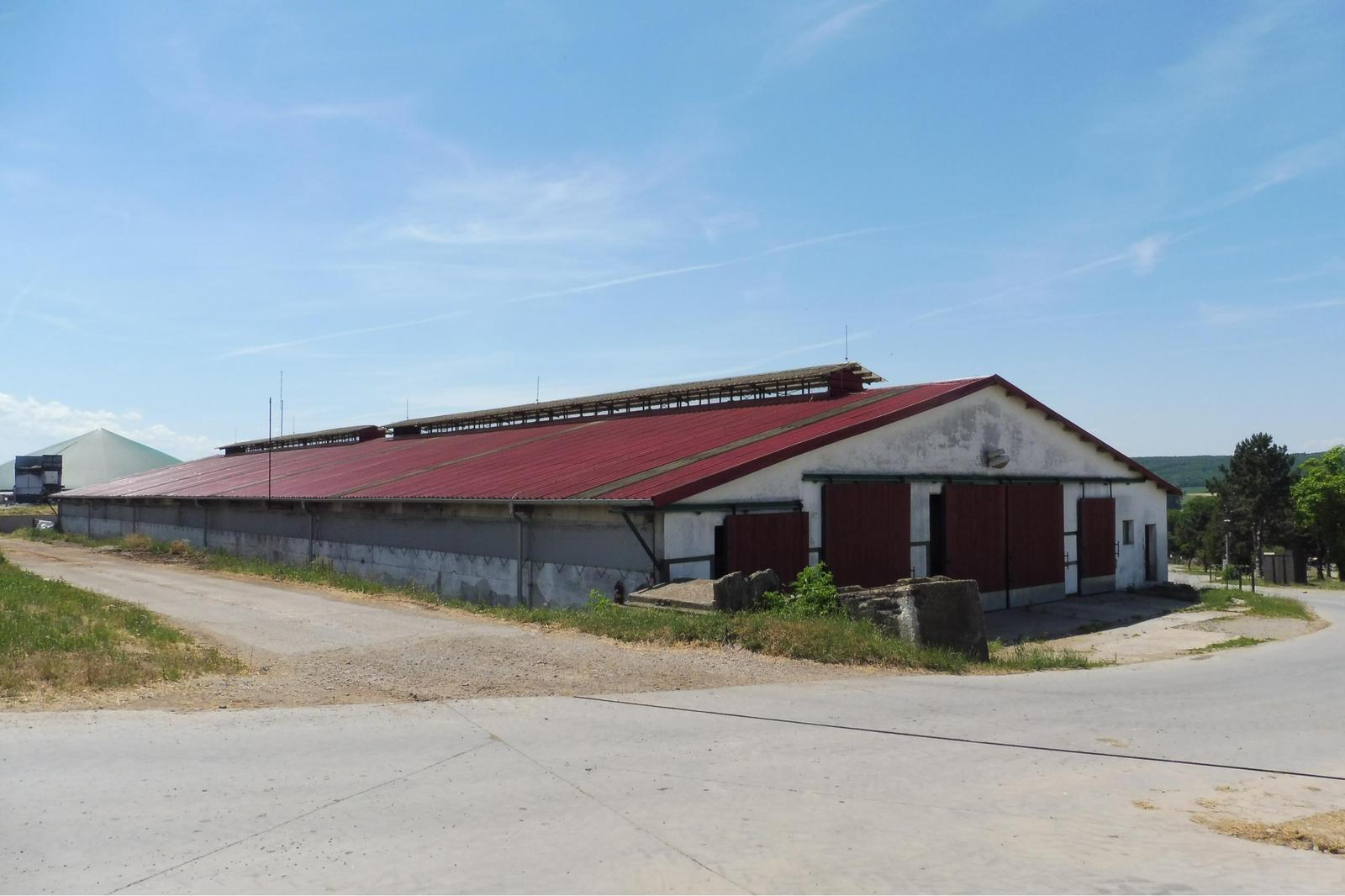 Na predaj  poľnohospodársky objekt a pozemok 4.178 m2, Rozhanovce