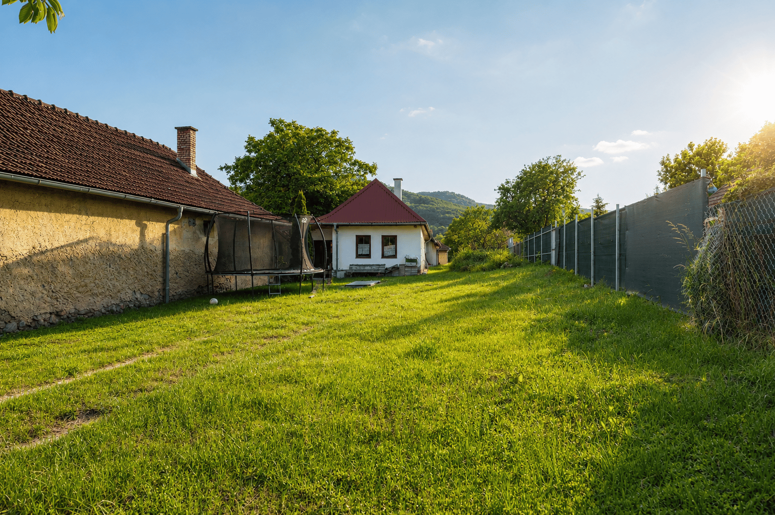 NA PREDAJ ZREKONŠTRUOVANÝ RODINNÝ DOM V OBCI HOLLÓHÁZA – fotka 2