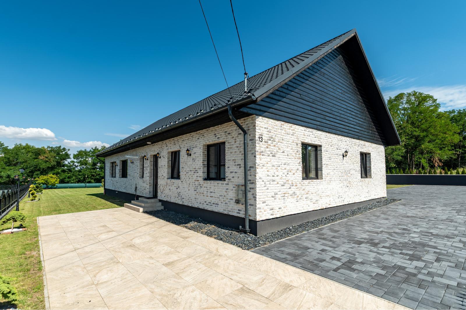 NA PREDAJ  5 IZBOVÝ RODINNÝ DOM VO VYSOKOM ŠTANDARDE – fotka 2