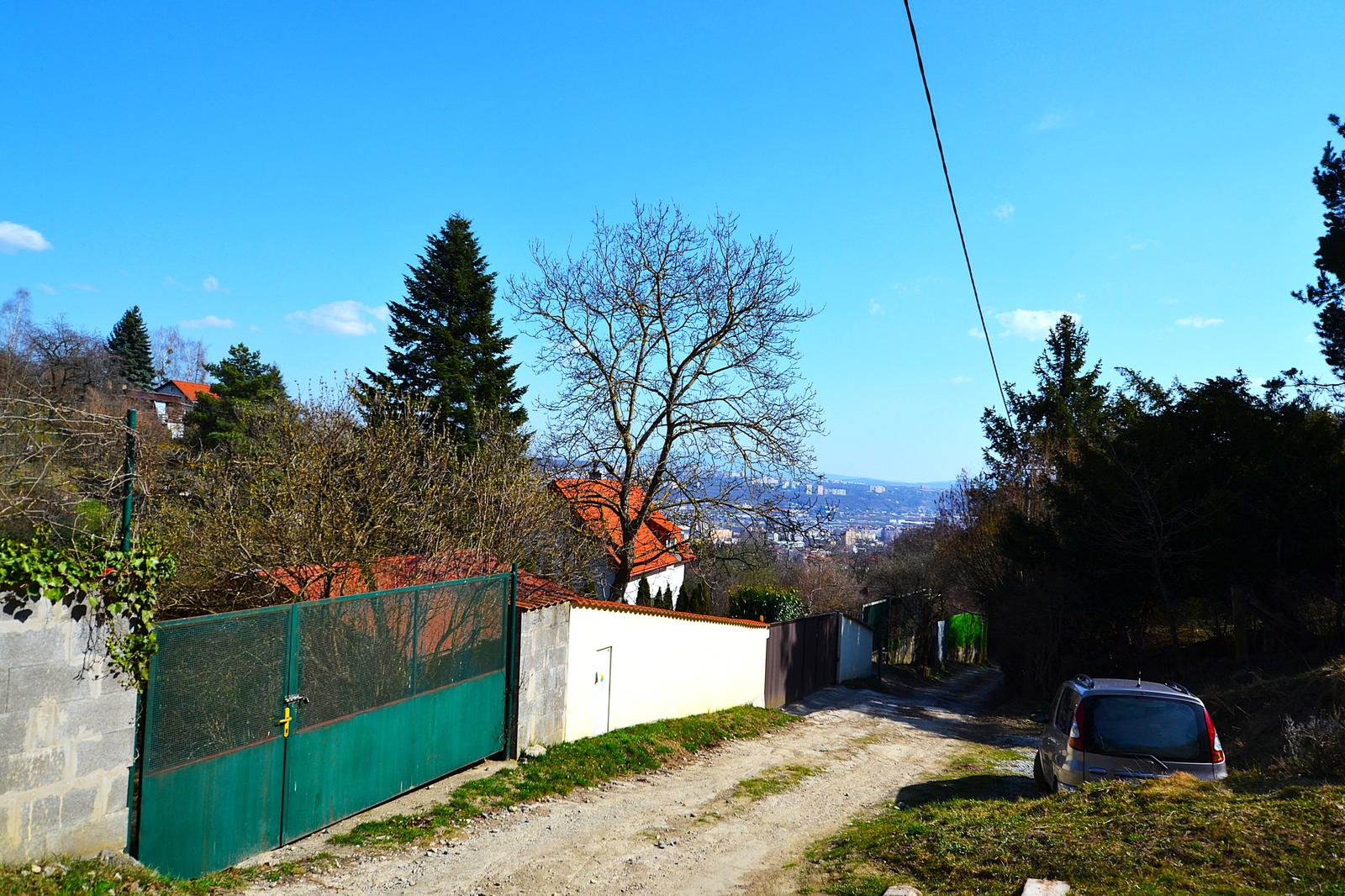 TOP Na predaj veľká záhrada Košice-Sever, 2x voda, elektrina
