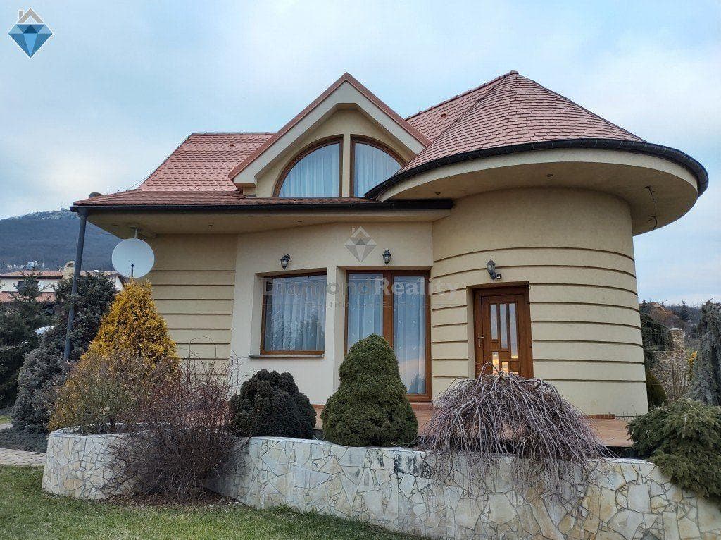 Na prenájom luxusný rodinný dom s nádherným výhľadom Nitra - Zobor