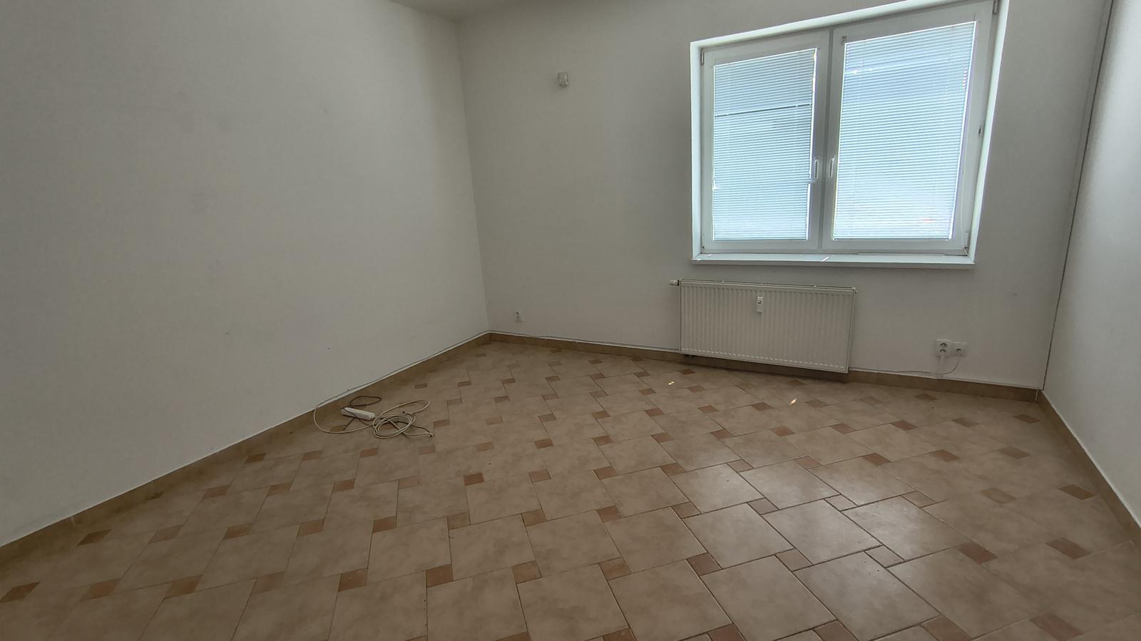Na prenájom komerčný priestor Nitra - Dolné Krškany – fotka 2