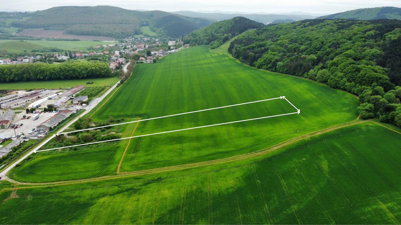 Na predaj rovinatý pozemok 40 árov, pri Trnave, Buková