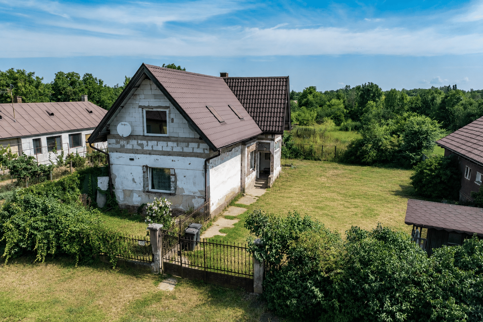 "REZERVOVANÝ" Ponúkam na predaj 3 izbový rodinný dom Veľká ida