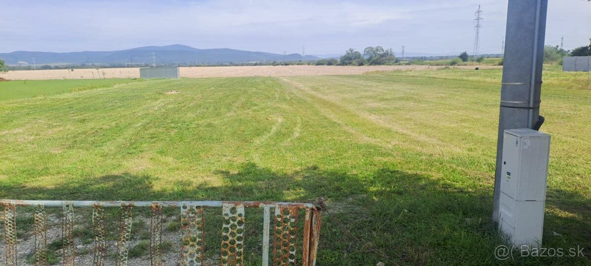 NA PREDAJ VEĽKORYSÝ STAVEBNÝ POZEMOK | 1559 m² | Naciná Ves – fotka 2