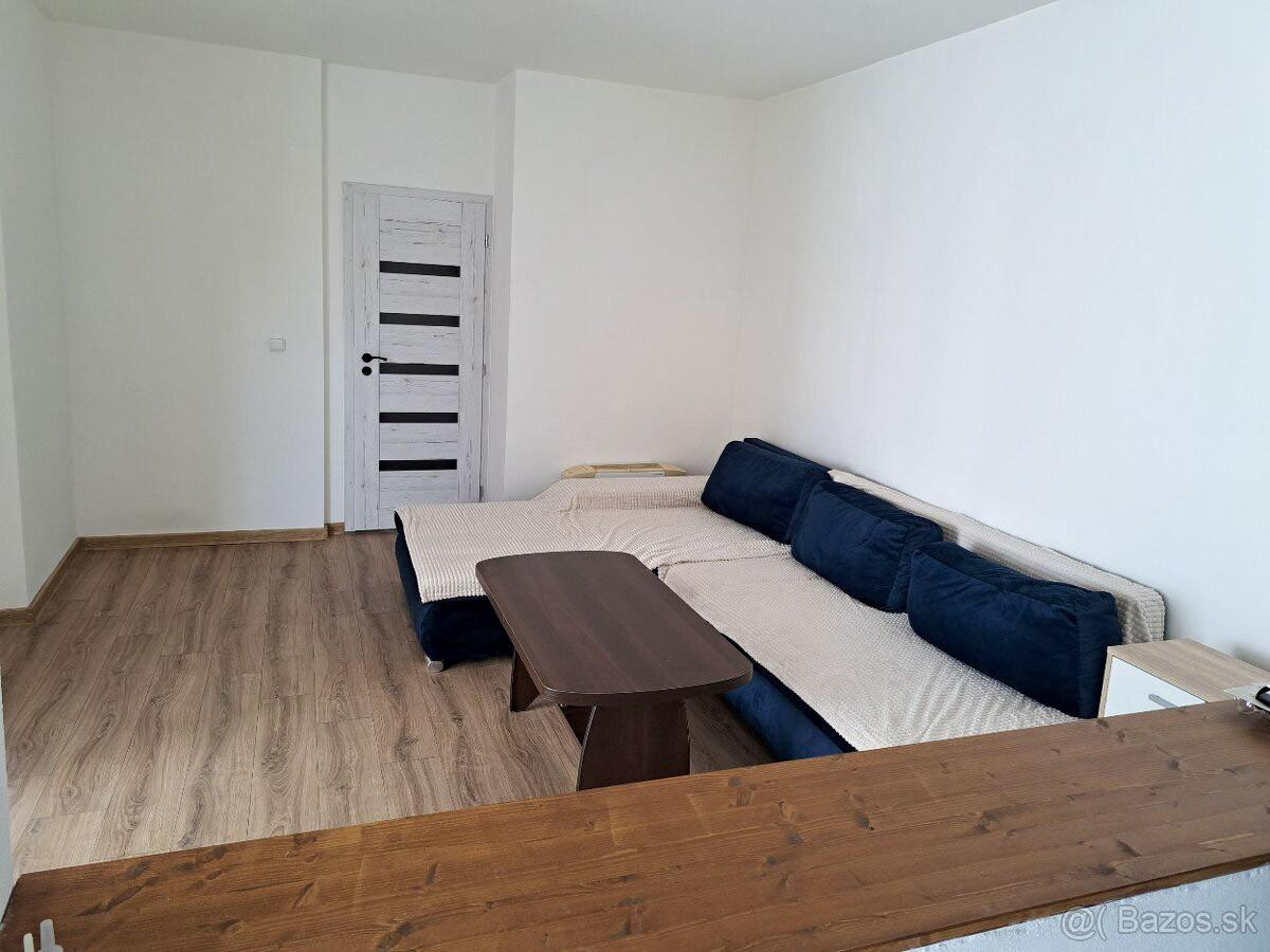 NA PREDAJ DOM SO 4 BYTOVÝMI JEDNOTKAMI | BLÍZKO CENTRA KE – fotka 2
