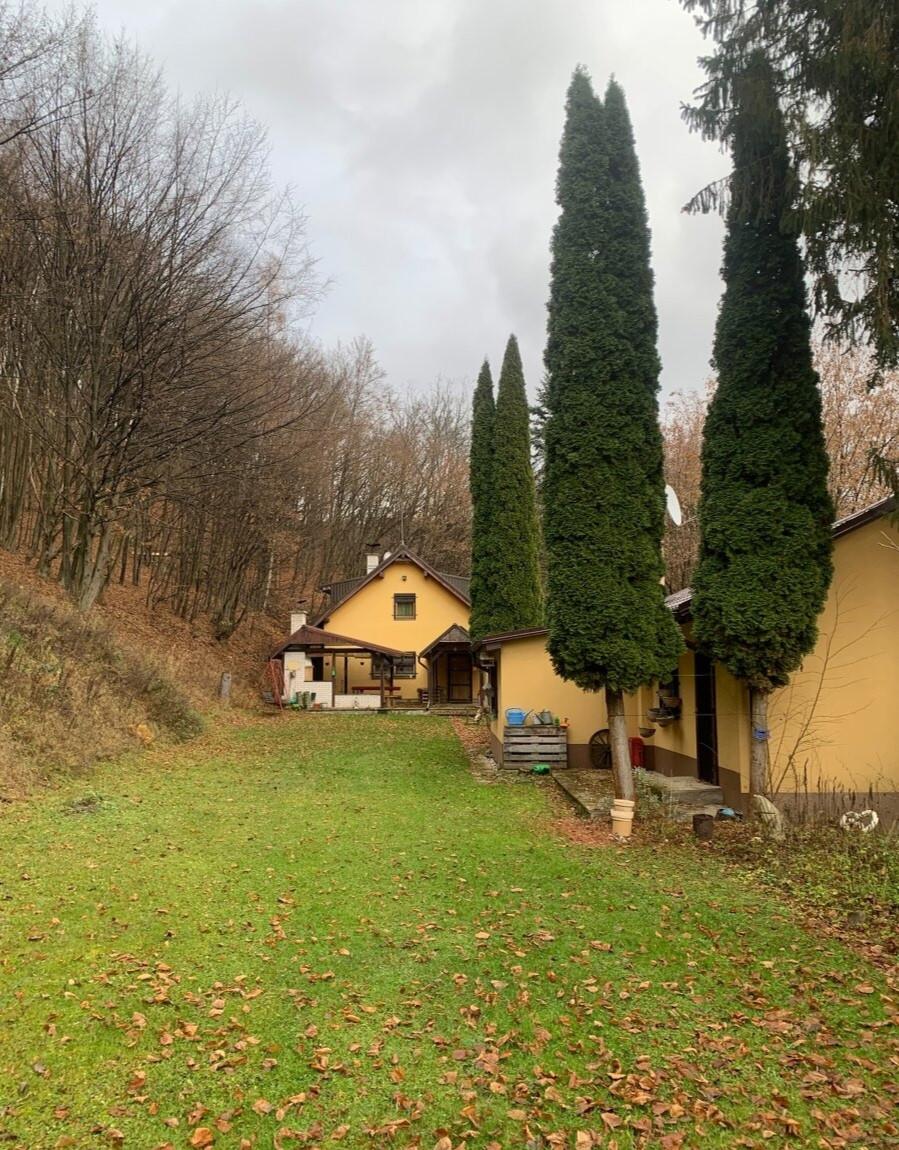 Na predaj ,Krásna murovaná chata ,Ružín