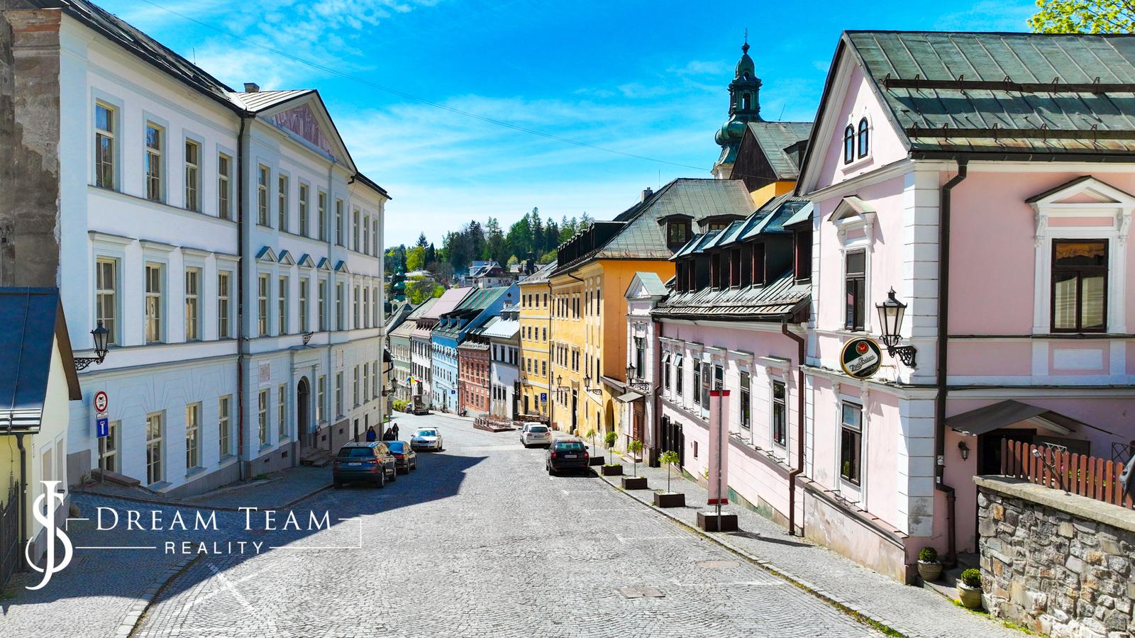 Zabehnutý penzión s reštauráciou v srdci mesta Banská Štiavnica – fotka 2