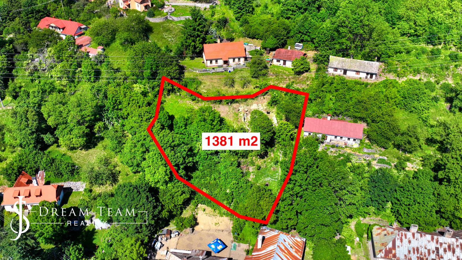 Slnečný pozemok 1381m2 s možnosťou stavby, Štiavnické Bane