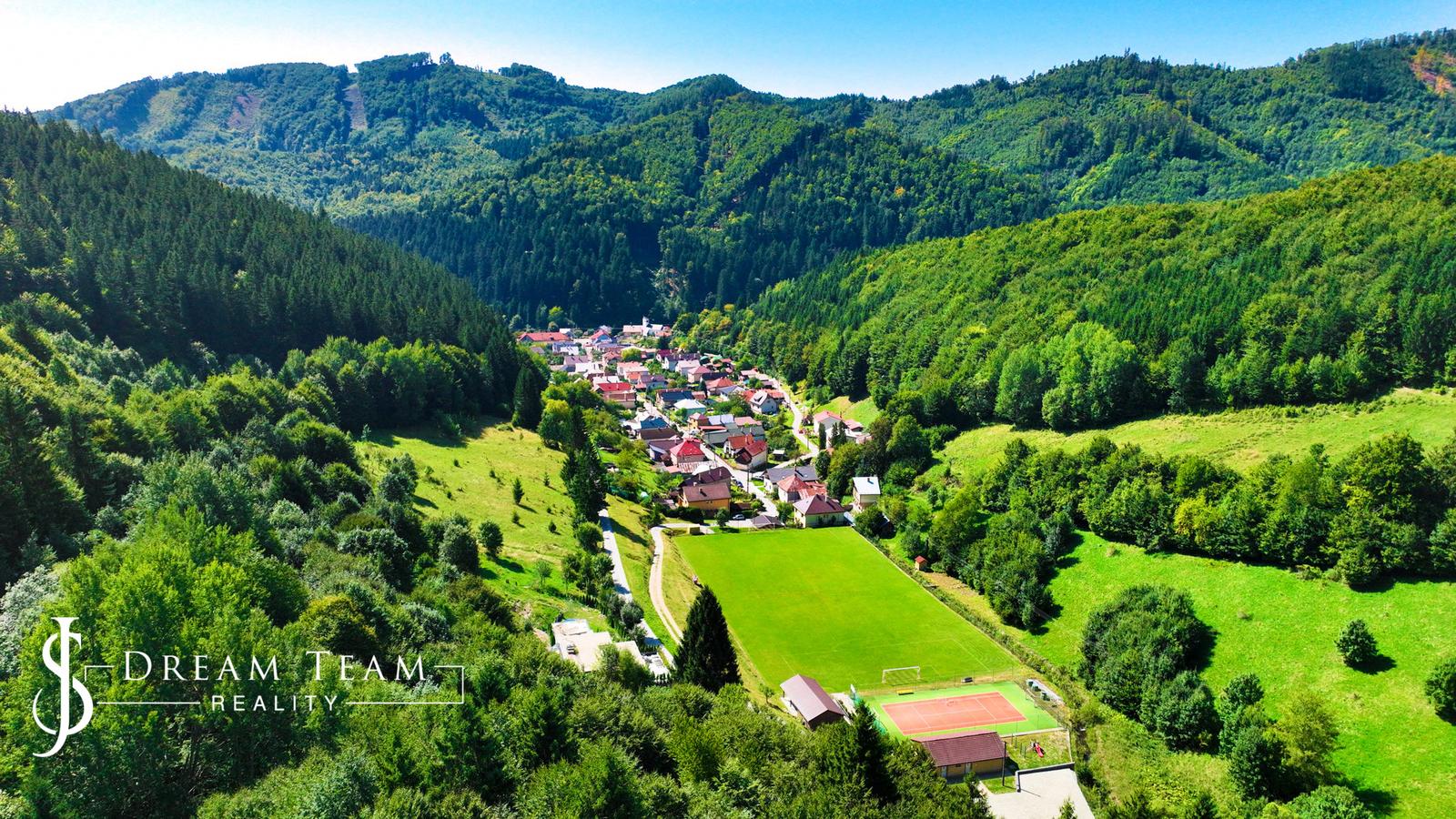Pozemok s možnosťou stavby o veľkosti 981m2, Baláže