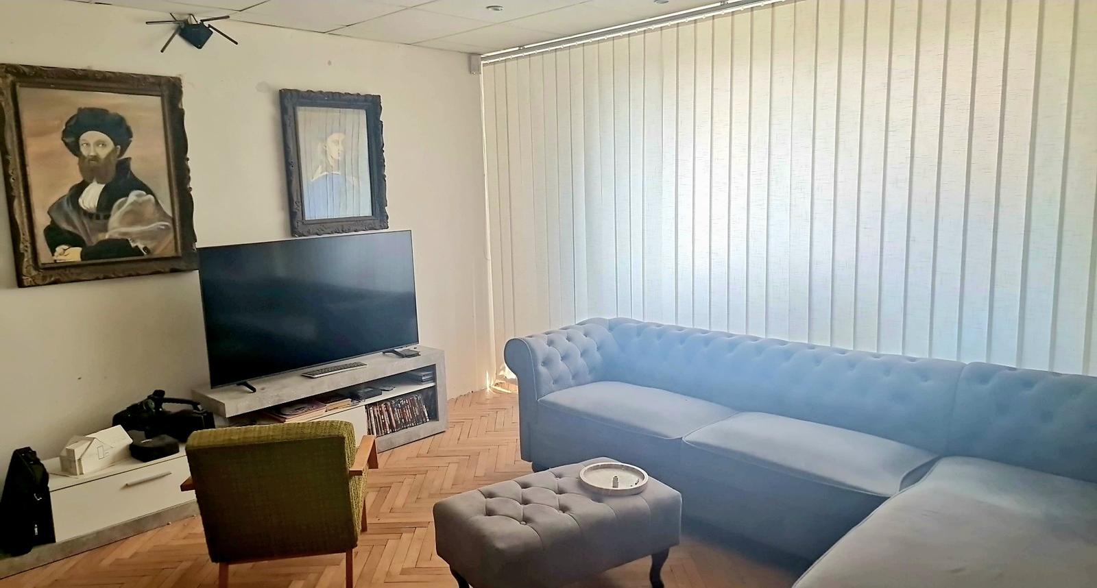 Na predaj pekný rodinný dom s parkom v meste Šurany – fotka 2