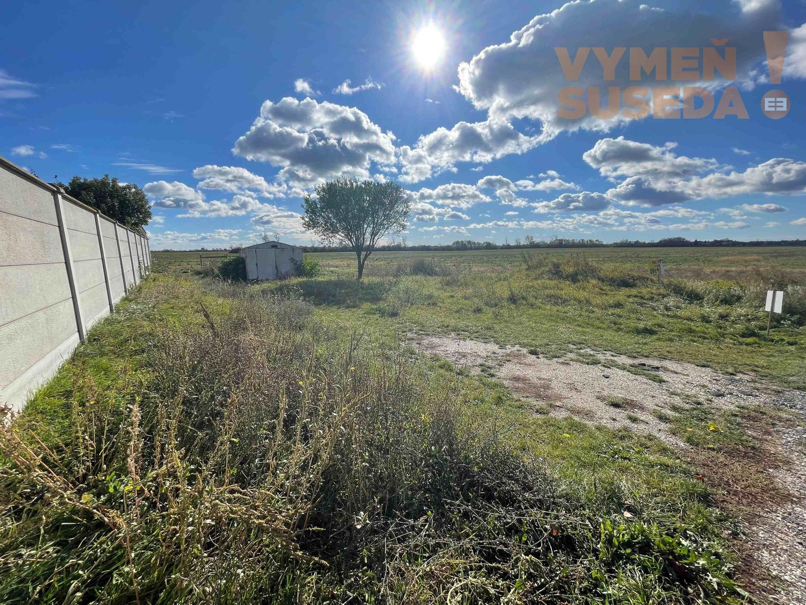 VYMEŇ SUSEDA! - Na predaj stavebný pozemok s výnimočným výhľadom 614 m² – Nové Košariská, Dunajská Lužná – fotka 2