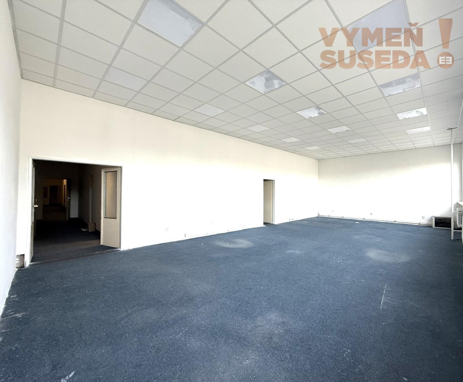 VYMEŇ SUSEDA! - PRENÁJOM ADMINISTRATÍVNYCH / KANCELÁRSKYCH PRIESTOROV v Bratislave (Petržalke) na Kopčianskej ulici s možnosťou parkovacieho státia. – fotka 2