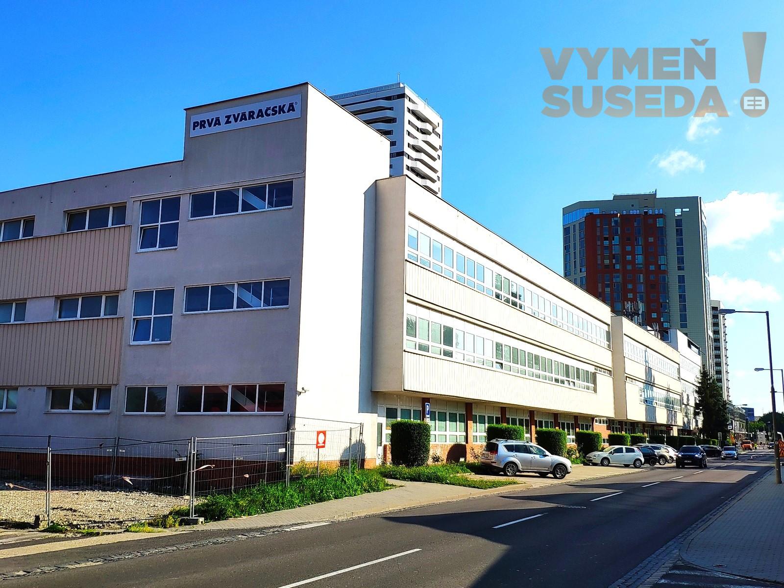 VYMEŇ SUSEDA! PRENÁJOM OBCHODNÉHO PRIESTORU v Bratislave (Petržalke) na Kopčianskej ulici s možnosťou parkovacieho státia.