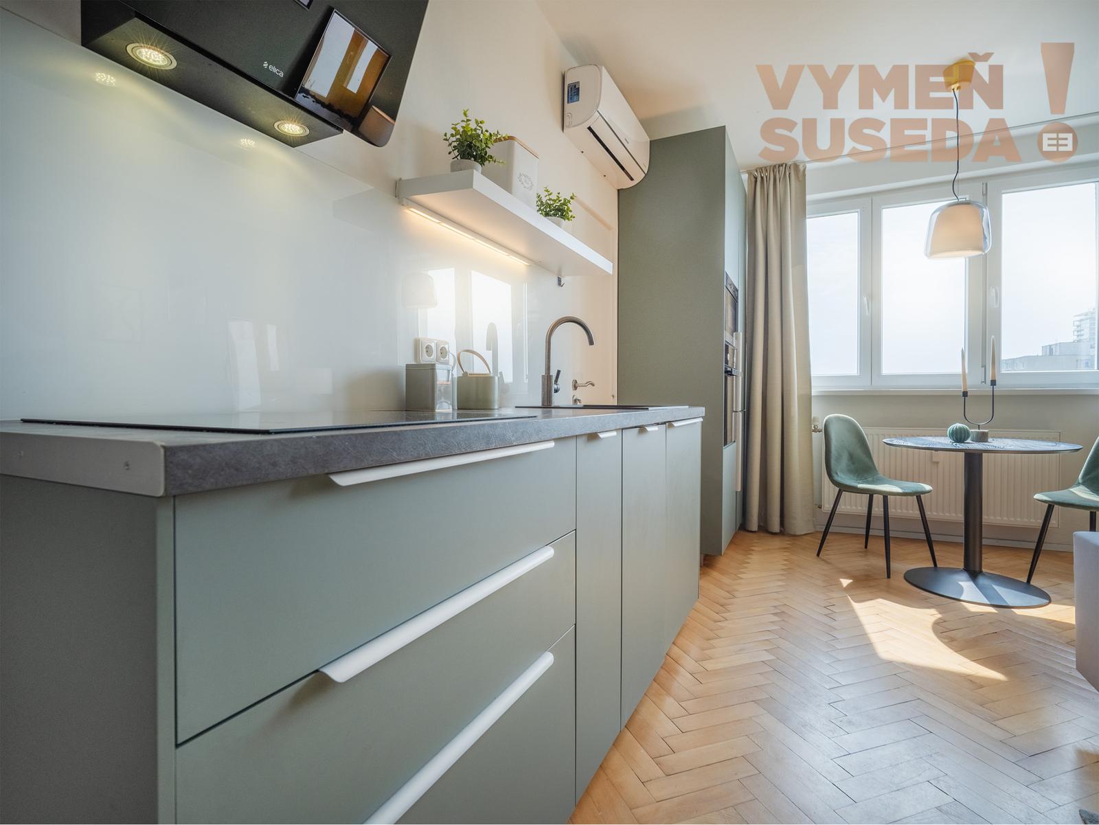 PRENAJATÉ! - VYMEŇ SUSEDA! - VÝNIMOČNÝ 2 IZB. ZREKONŠTRUOVANÝ BYT, BALKÓNOM, VYHĽADÁVANÁ LOKALITA RUŽINOV, ASTROVÁ UL., BA II.