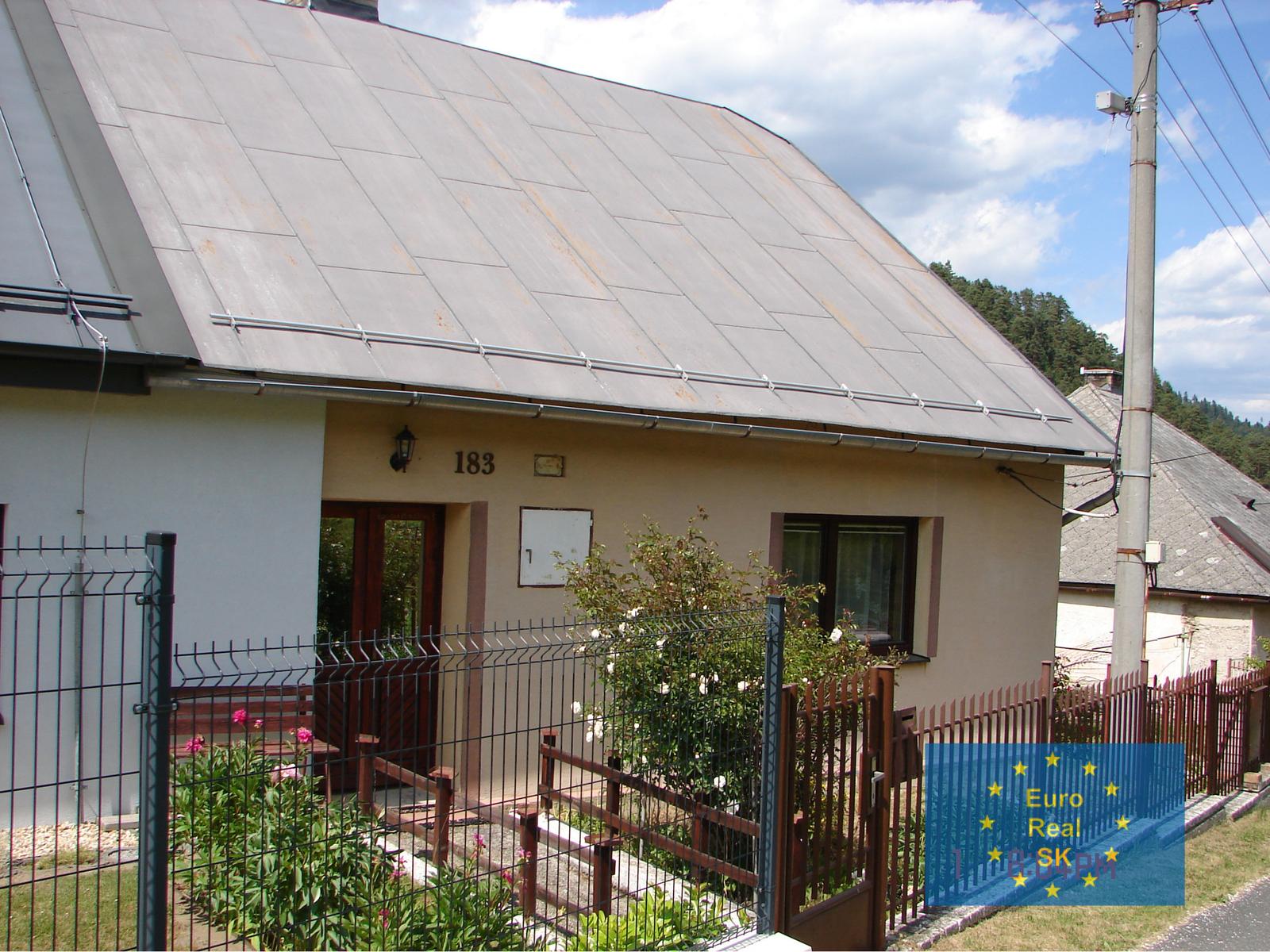 Predaj rekonštruovaného rodinného domu v obci Smolník, pozemok 660 m2, garáž, záhrada, osobné vlastníctvo, vhodný na trvalé bývanie -  rekreačné účely, cena dohodou.
