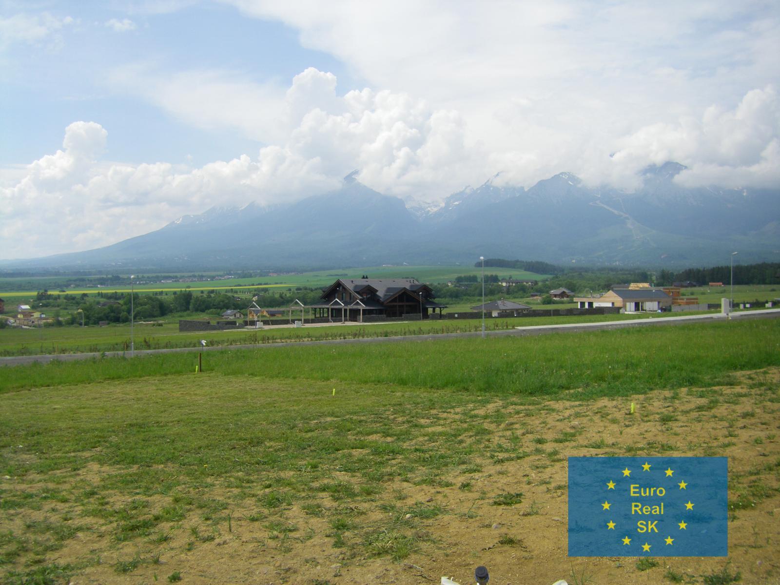 Predáme vo Vysokých Tatrách, V. Lomnica,  golfový rezort Black Stork stavebné pozemky o výmerách 1.024, 776, 984 a 880 m2.