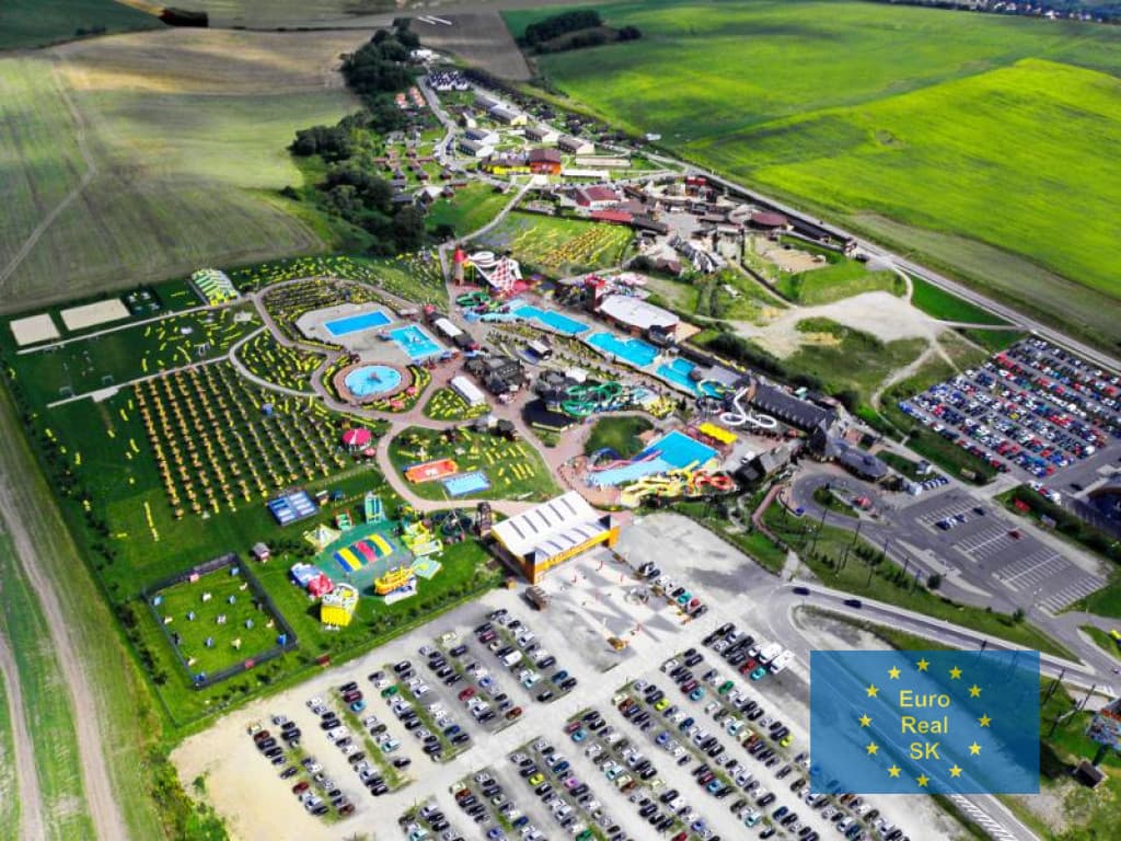 Predáme v Liptovskom Mikuláši - Ráztoky ( vodná nádrž Liptovská Mara ), pozemky  o celkovej výmere 40.094 m2, osobné vlastníctvo