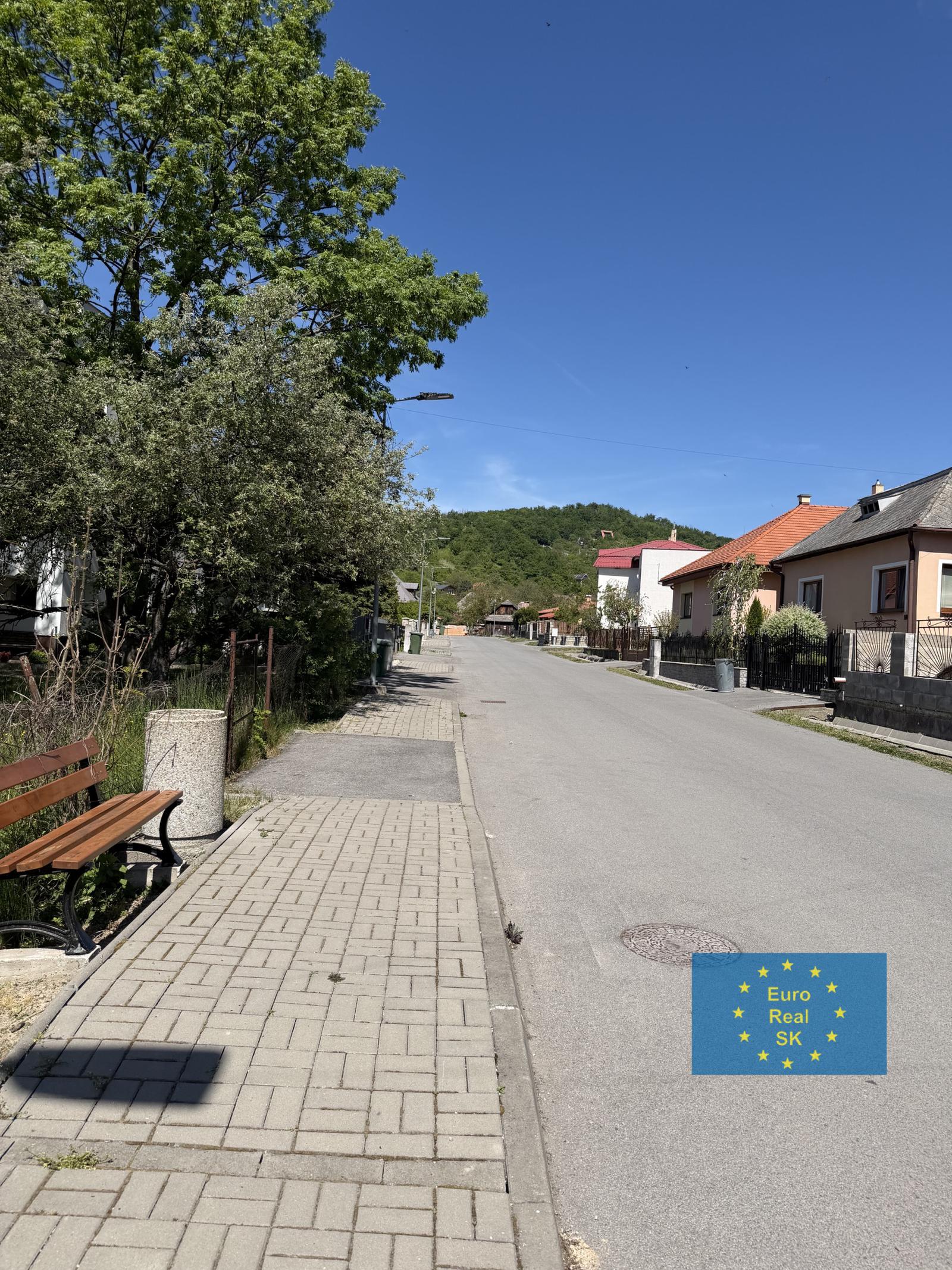 Ponúkam na predaj stavebný pozemok Kaluža Zemplínska Šírava