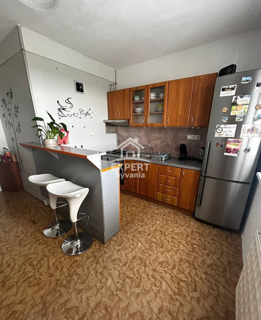 Na predaj priestranný 4-izbový byt s balkónom – 93 m²