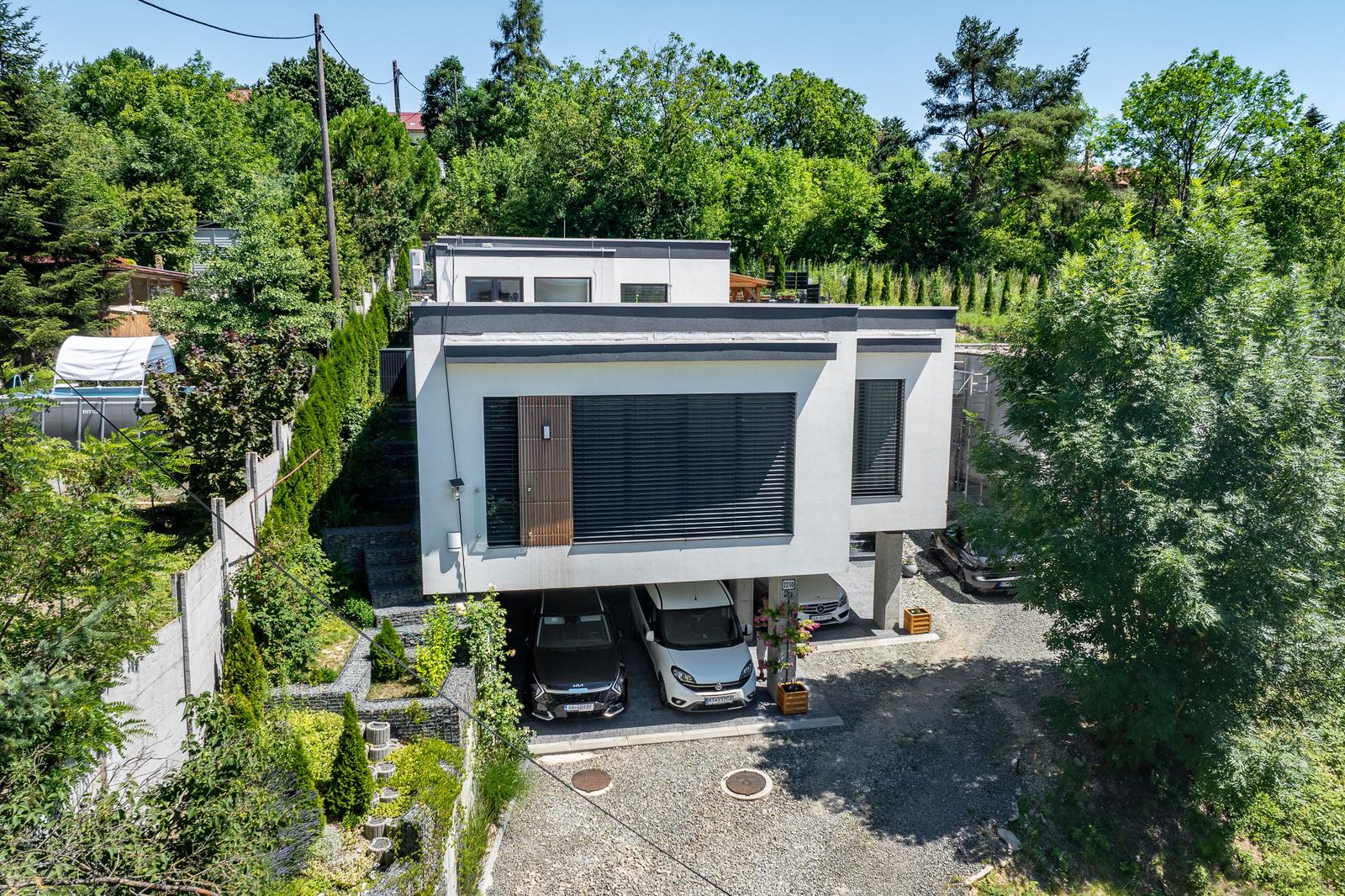 Nadčasová rezidencia na Starej sečovskej ceste