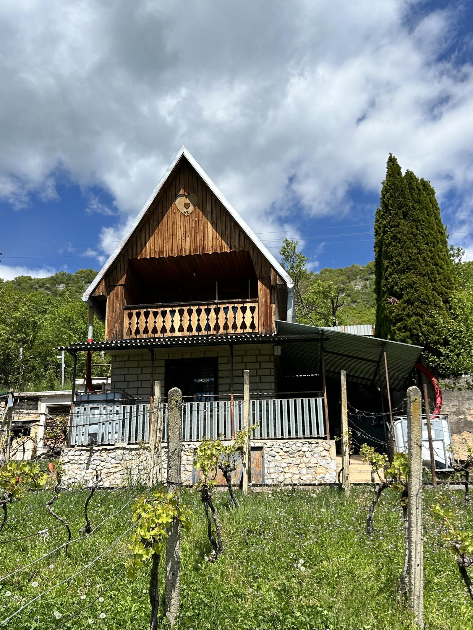 Chata s vinicou Jablonov nad Turňou