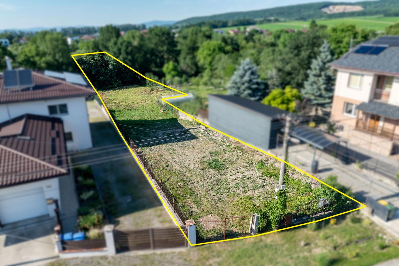 EXKLUZÍVNY STAVEBNÝ POZEMOK 1 461 m² V RUSKOVE – fotka 2