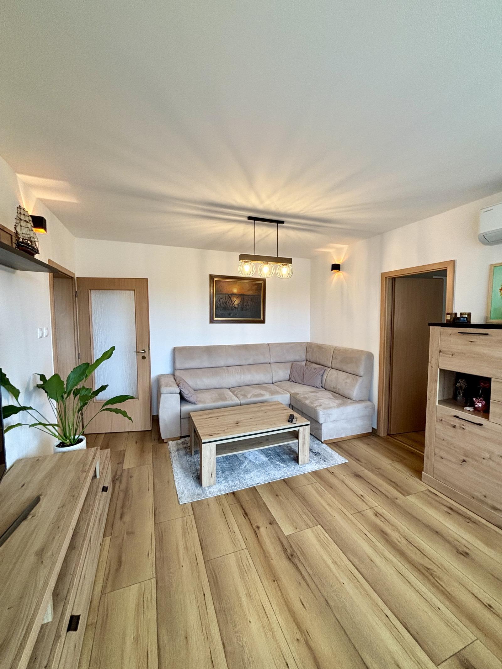 3 izbový byt na Kalvárii, 53 m2, 2. poschodie , loggia