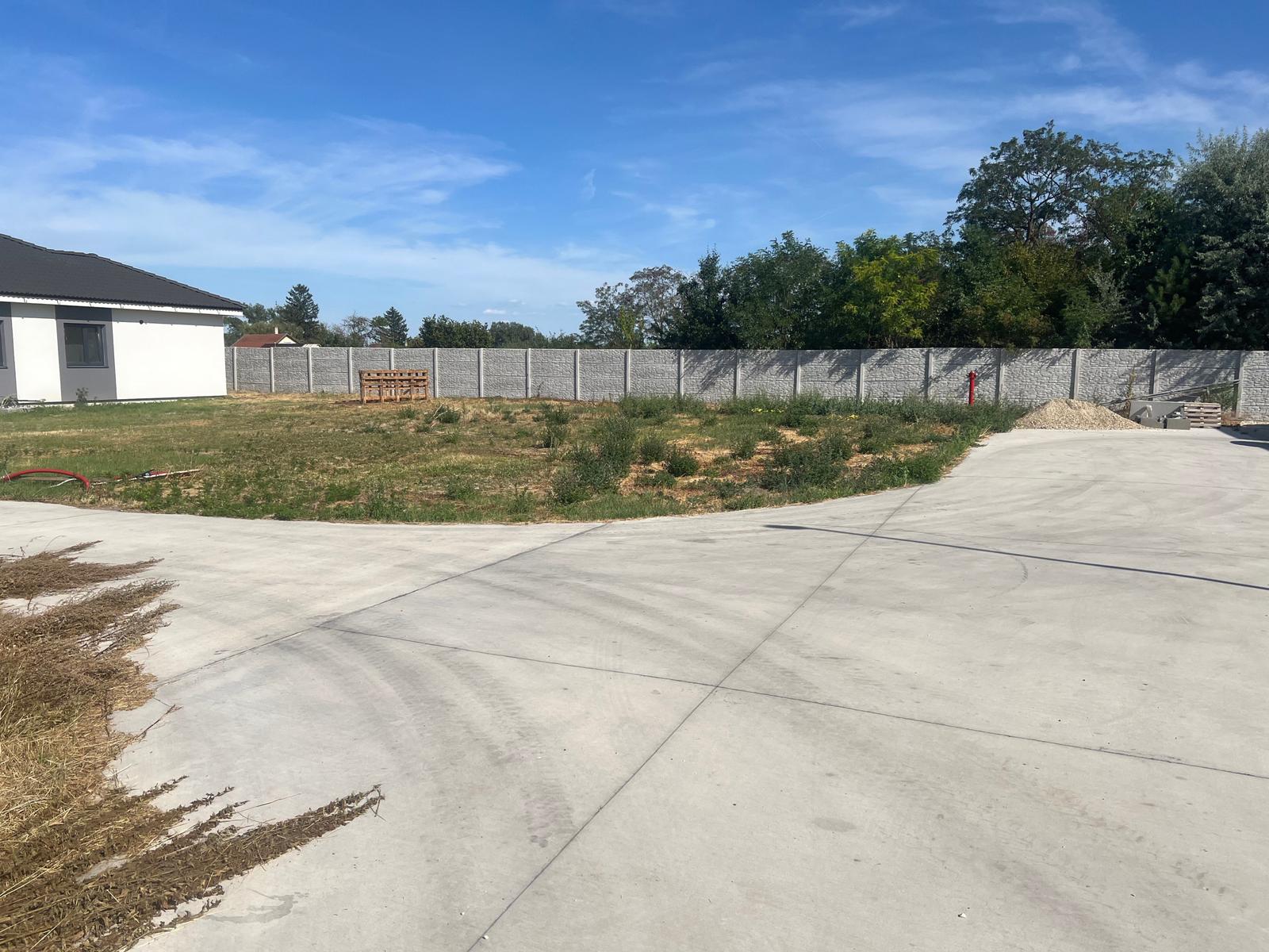 NA PREDAJ - stavebný pozemok A1 - 502m2 v Zemianskej Olči!