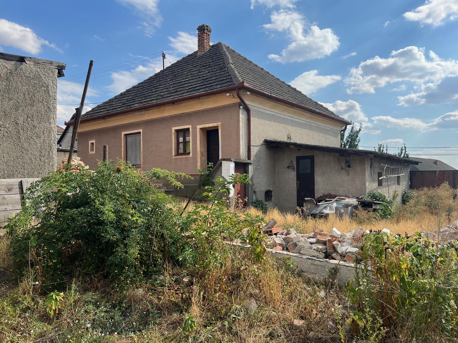 FINREAL exkluzívne PREDÁVA rodinný dom v Dvoroch / Žitavou – fotka 2