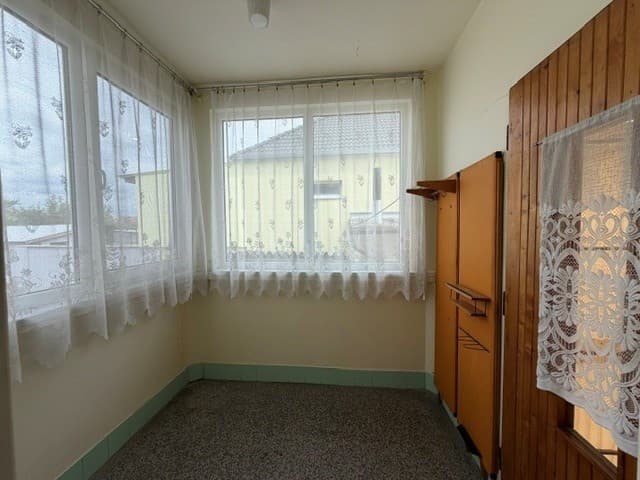 FINREAL exkluzívne ponúka NA PREDAJ rodinný dom v Kolárove! – fotka 2