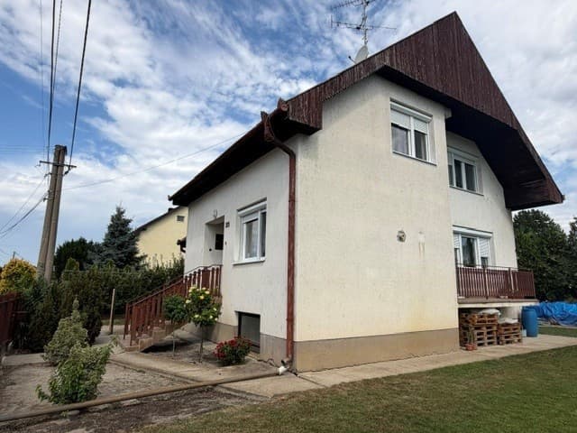 Ponúkame pre Vás NA PREDAJ rodinný dom v Kolárove! – fotka 2
