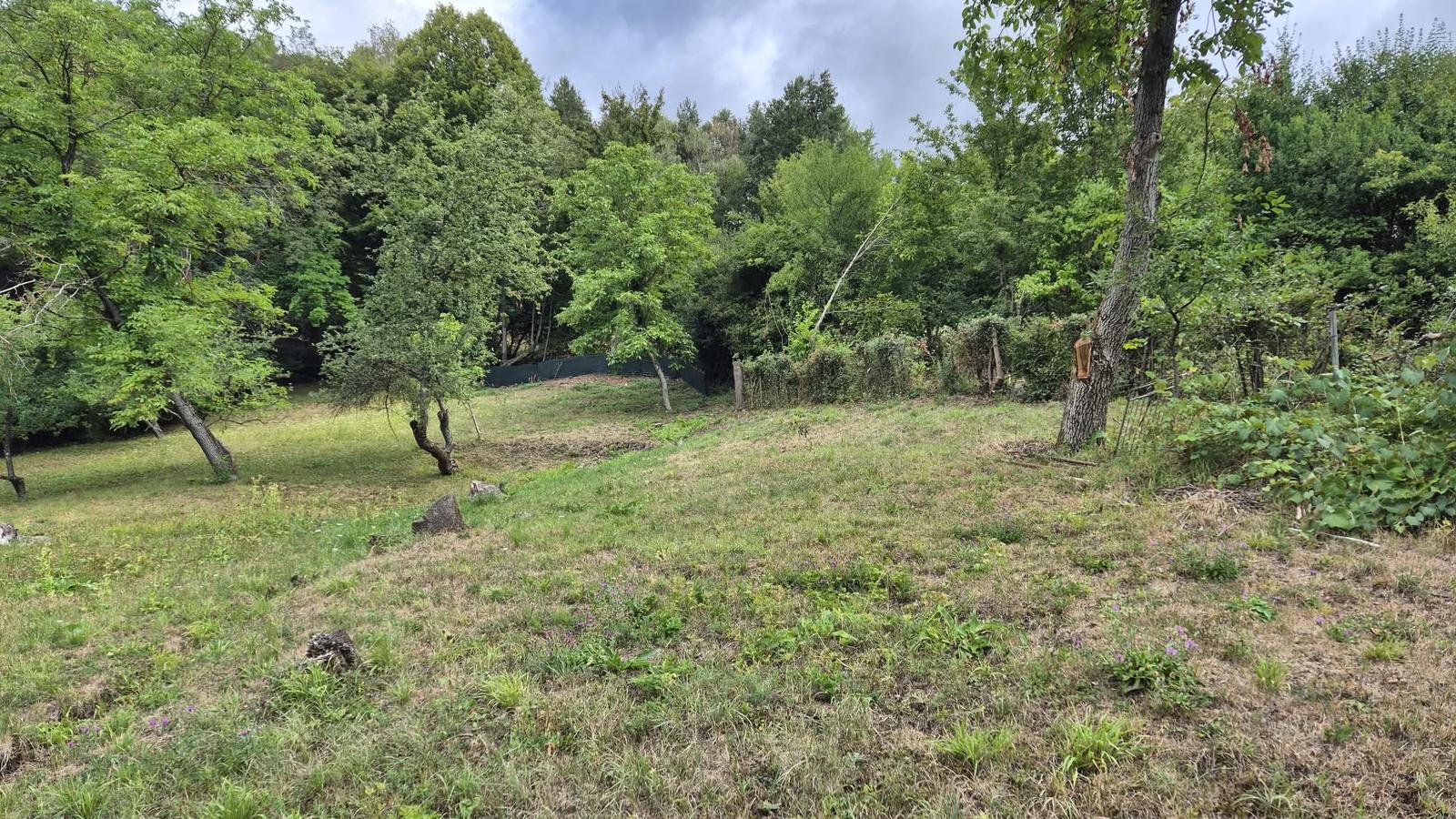 FINREA│ Perspektívny stavebný pozemok 1040 m² vo Vyhniach – fotka 2