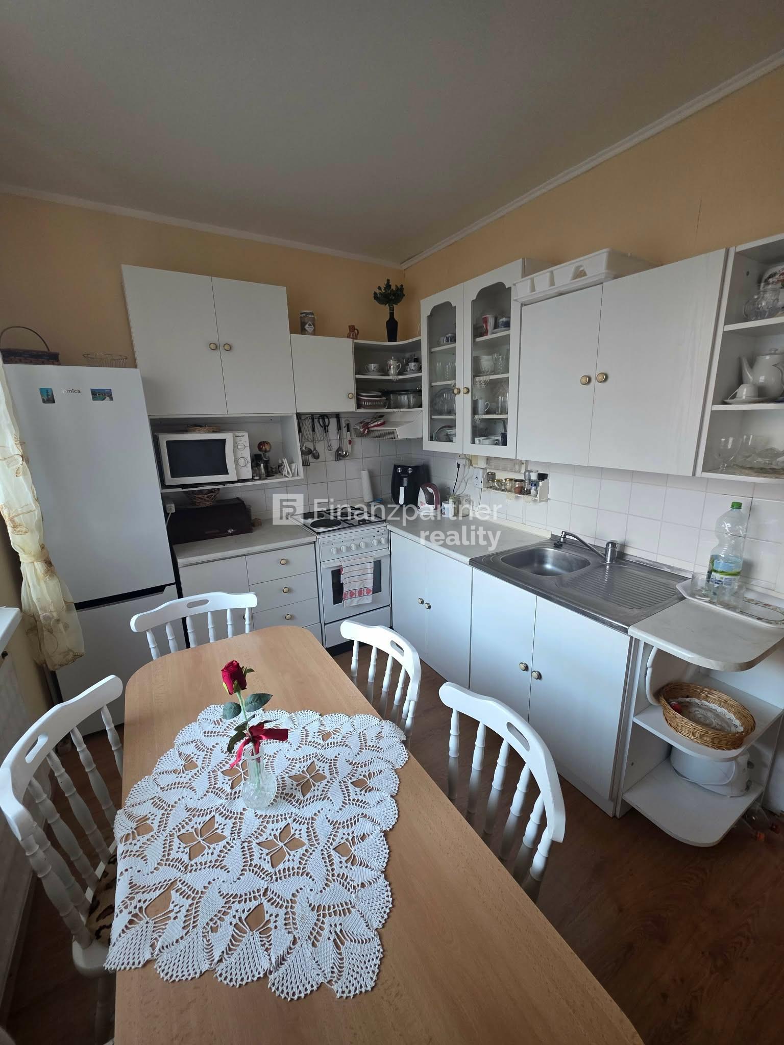 F004-113KRTAE 3 izbový byt Šahy – fotka 2