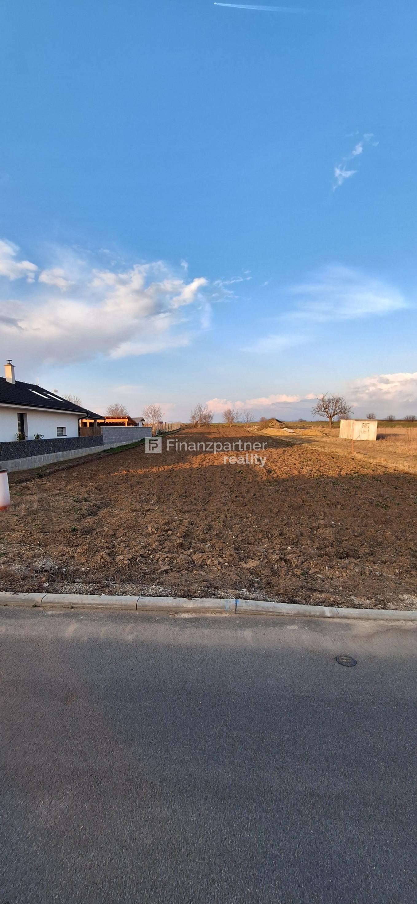 (F014-014-MAPO)Predám stavebný pozemok 1442m²,Veľké Kostoľany – fotka 2