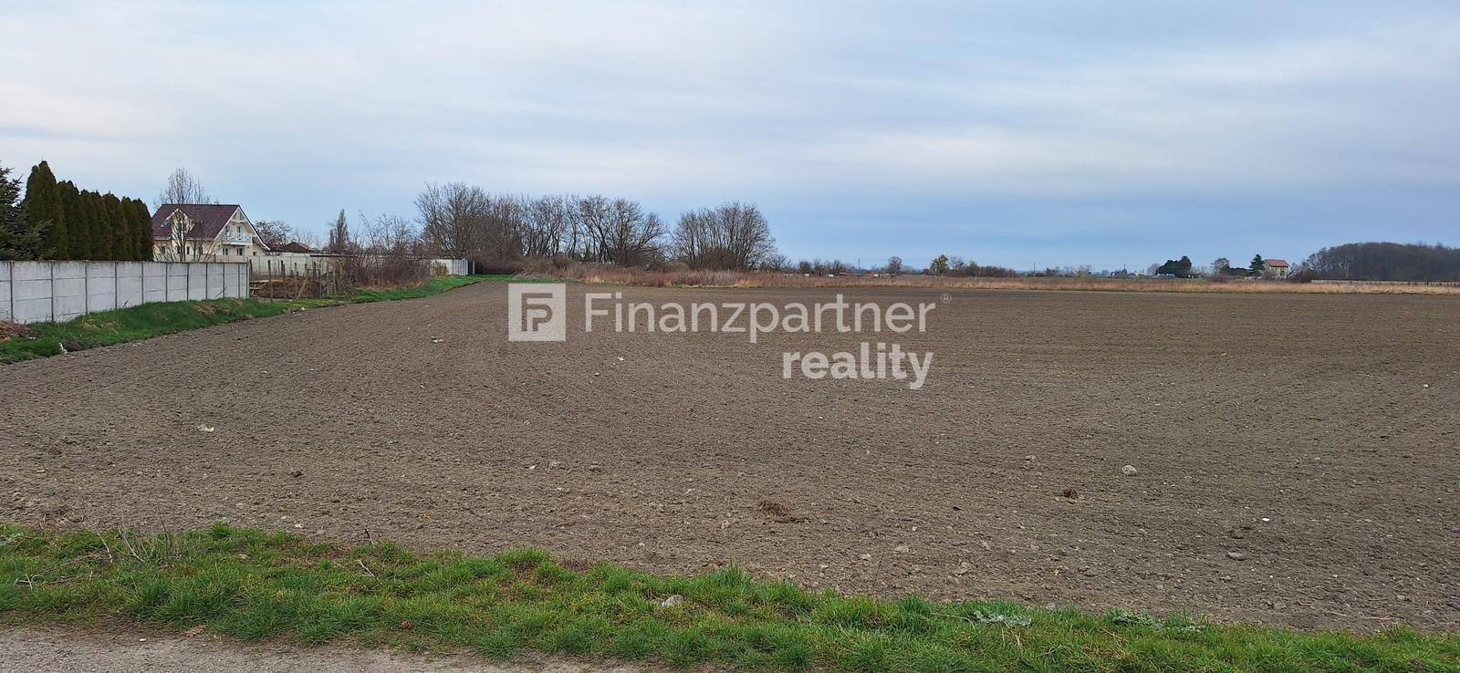 (F015-014-MAPO)Predám pozemok 28,078m²-Čierna Voda/Galanta – fotka 2