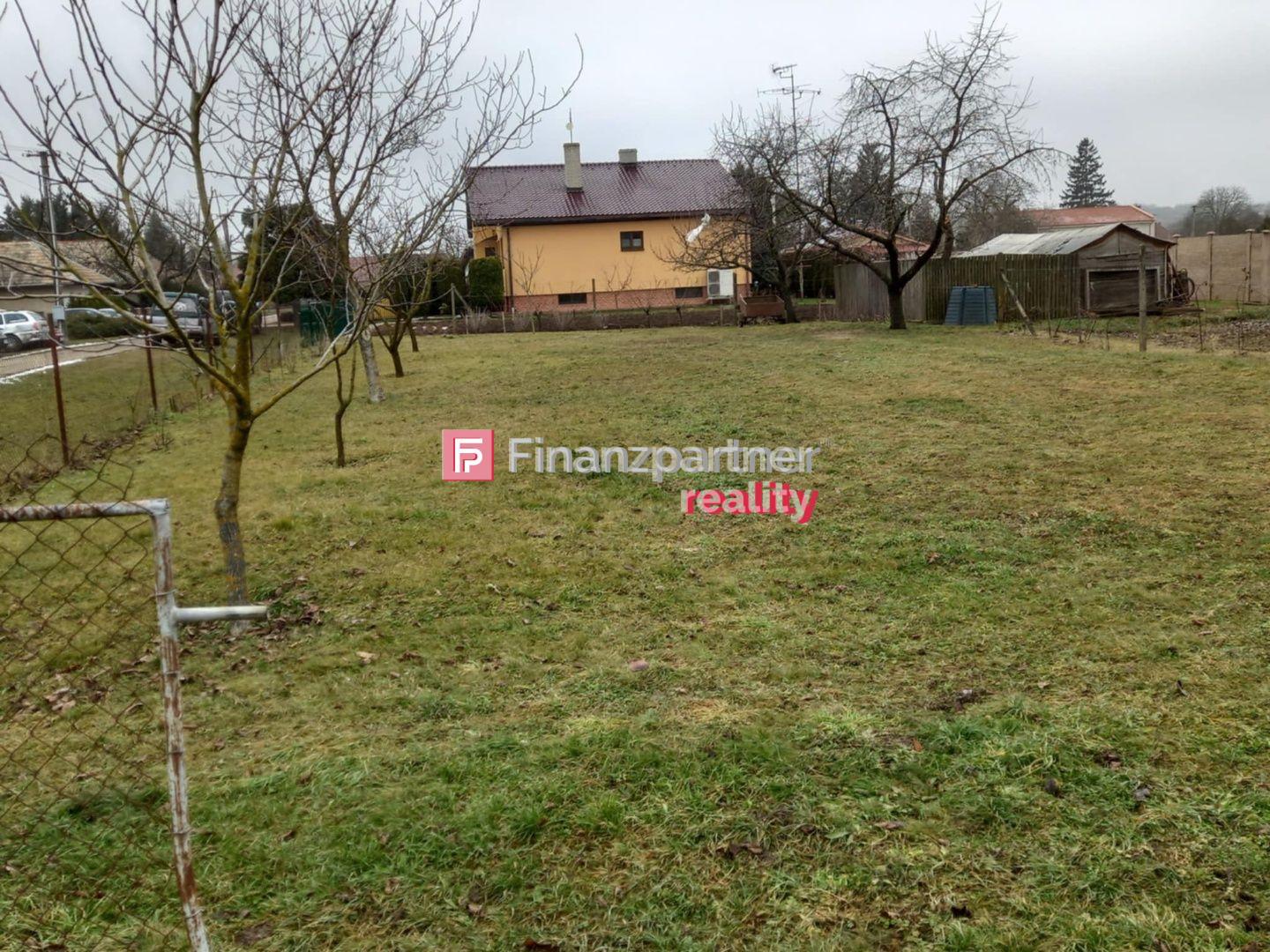 F015-14-KATAa    Na predaj krásny slnečný pozemok v Plavých Vozokanoch - kľudnej lokalite MEDVECKÉ