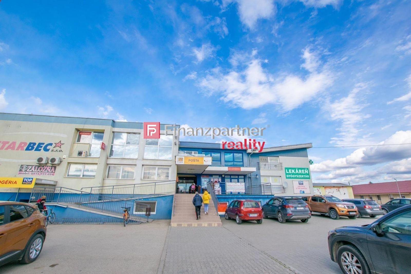 Exkluzívne vám ponúkame do prenájmu komerčné priestory v polyfunkčnom dome v centre Tvrdošoviec. – fotka 2