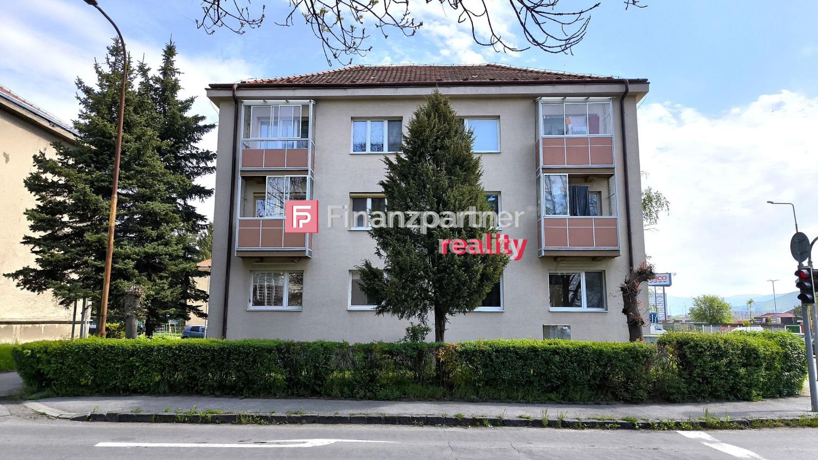 KOMPLETNE ZREKONŠTRUOVANÝ VEĽKÝ 2i BYT – fotka 2
